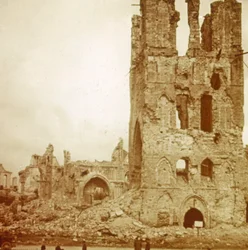 Cattedrale in rovina, Ypres, Fiandre, Belgio