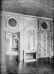 Salone, con porta aperta verso la sala da pranzo - Hôtel Lauzun