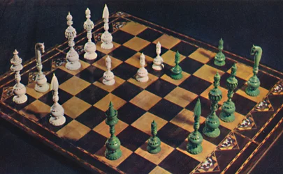Pezzi e scacchiera in avorio del XVII secolo, 1948