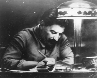 Il leader sovietico Josef Stalin nel suo studio al Cremlino, Mosca, URSS, 1935