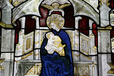 Vetrata nella Collegiale Notre-Dame des Marais: Vergine con bambino, Villefranche-sur-Saone, Francia