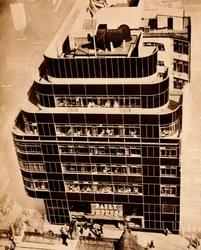 Acciaio, cemento e vetro, costruiscono edifici moderni