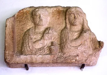 Stele, 2 ritratti Optata Fada e Lucio Valio Rufo, I sec.