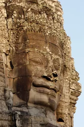 Volti di pietra sulle torri del Tempio Bayon ad Angkor Thom che potrebbero raffigurare Jayavarman VII come un bodhisattva, Siem Reap, Cambogia