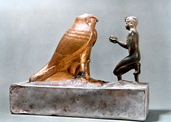 Taharqa davanti al falco Hemen, Antico Egitto