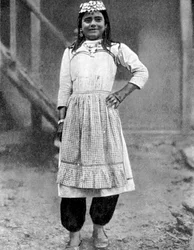 Ragazza tartara della Penisola Verde, Crimea, 1936