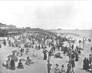 La spiaggia di Atlantic City, New Jersey, USA, c1900