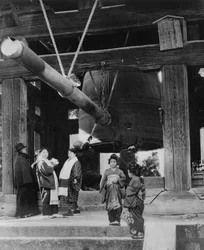 La Pagoda della Campana, Nara, Giappone, fine XIX o inizio XX secolo