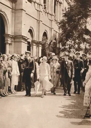 Il Duca e la Duchessa di York e la Regina Elisabetta che lasciano un ricevimento a Brisbane, 1927