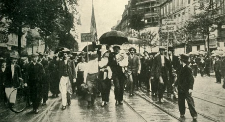 La chiamata alle armi francese: riservisti che si uniscono ai colori a Parigi, 1920