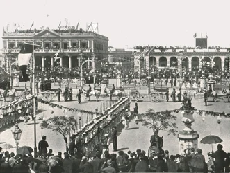 La grande piazza in un giorno di festa, Montevideo, Uruguay, 1895