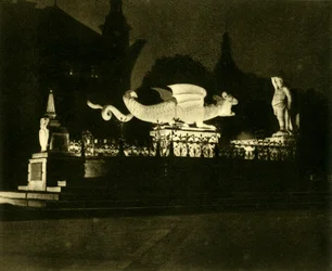 La fontana del Lindwurm, Klagenfurt, Austria, c1935
