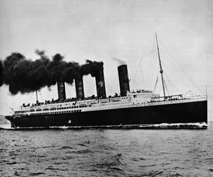 Il Lusitania a tutta velocità, 1915