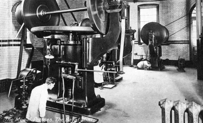 La pressa per medaglie, la Zecca Reale, Tower Hill, Londra, inizio XX secolo