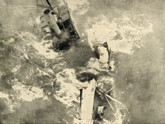 Il lavoro dei pirati: Nave a vapore in demolizione, 1919