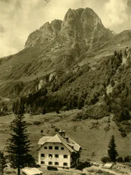 Il Passo di Plocken nella catena montuosa delle Alpi Carniche, Austria