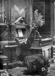 La regina di Romania che suona l