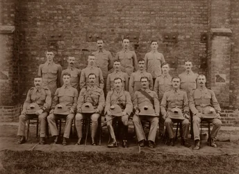 La polizia reggimentale del 1° Royal Munster Fusiliers, Rangoon, Birmania, 1913