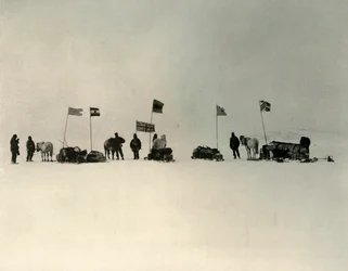 La partenza dal bordo del ghiaccio a sud di Hut Point, c1908, 1909