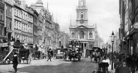 The Strand come era ai tempi delle carrozze Hansom e dei cappelli alti, Londra, 1935