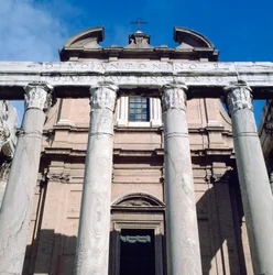 Il Tempio di Antonino e Faustina, Roma