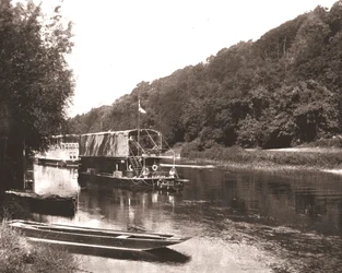 Il Tamigi sotto Cliveden Wood, Berkshire, 1894