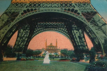 Il Trocadéro visto sotto la Torre Eiffel, Parigi, c1920