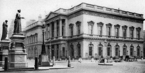 Il Club del Servizio Unito, Waterloo Place, Londra, 1926-1927