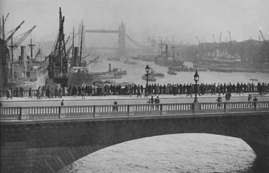 La piscina superiore dal London Bridge, una delle sezioni più trafficate del porto di Londra