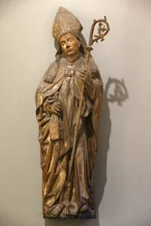 Museo Victoria and Albert. Vescovo santo. Germania. Circa 1470-80. Legno di tiglio con tracce di pittura. Regno Unito