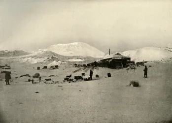 I Quartieri Invernali. Con il Monte Erebus sullo sfondo, c1908, 1909