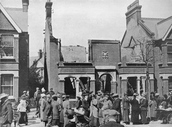 Il risultato di un raid aereo: Una casa distrutta a Southend, 1915