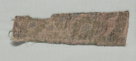 Tre frammenti di seta gotica italiana, 1350-1399