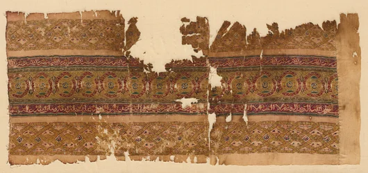 Tiraz con bande a guilloche, 1100s