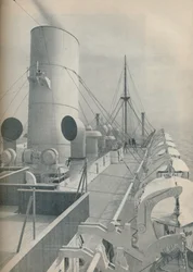 Ponte superiore dello Strathmore con moderne scialuppe di salvataggio, 1936