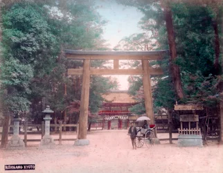 Torii, cancello del santuario, Nishigamo, Kyoto, Giappone