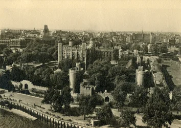 Torre di Londra. Vista generale da sud, c1920