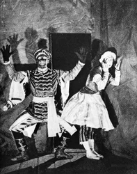 Vaslav Nijinsky, ballerino russo, in Petrushka, Parigi, 1912