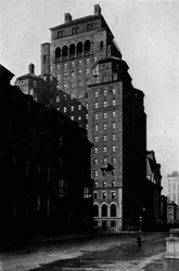 Veduta verso sud su Madison Avenue del Fraternity Clubs Building, New York City