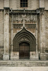Veduta del portale della chiesa di Santa Maria Mediavilla, Medina de Rioseco, Spagna