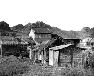 Capanni di villaggio in Corea, 1900