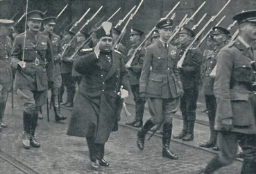 Accogliendo un altro distinto visitatore straniero, 1919, 1937