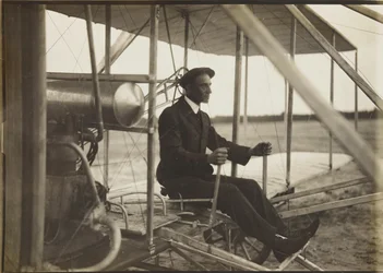 Wilbur Wright nel volantino, 1908