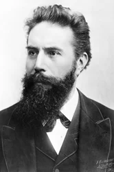 Wilhelm Conrad Roentgen, fisico tedesco, c 1900