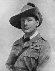 Winston Churchill durante il suo periodo come corrispondente di guerra