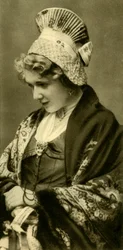 Donna in costume tradizionale, Bassa Austria, c. 1935