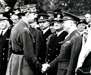 Seconda Guerra Mondiale: De Gaulle saluta Eisenhower, 1944