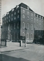 Edificio YWCA, Bloomsbury, Londra, 1932