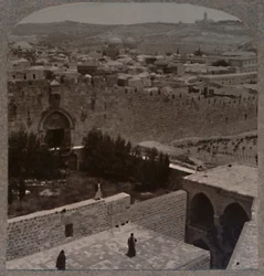Porta di Sion. Il Monte degli Ulivi e il Monte Scopus in lontananza