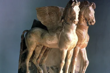 COX I 309 Coppia di cavalli alati in terracotta, dal Tempio di Tarquinia, Italia, V - VI secolo a.C.